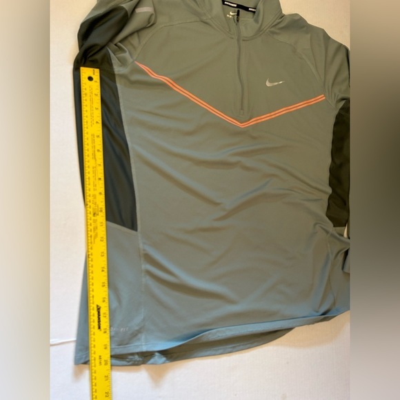 Nike Sage & Orange Lightweight running pullover top w/Chevron Accent Sz-XL. X17 - Picture 6 of 9